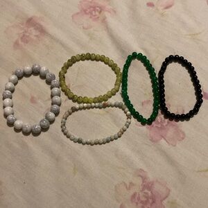 5 beaded bracelets. All 5 reflect the price.
